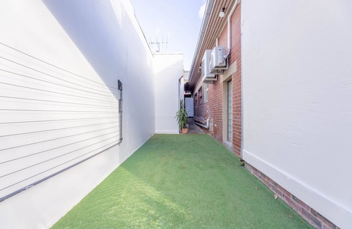 Fitzroy North House | The Warehaus | Spacey, Cool & Comfy