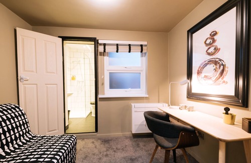 Warwick Hotel | The Warwick by Aura Collection