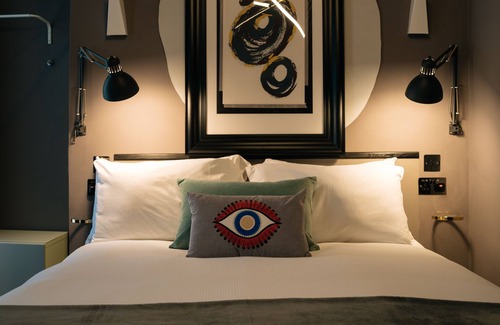 Warwick Hotel | The Warwick by Aura Collection