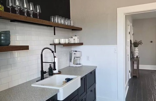 Cedarburg Apartment | The Washington Suite on the main street in Downtown Cedarburg