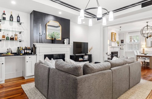 Harleston Village House | The Water Lilly 2br/2ba Beautiful Downtown Condo