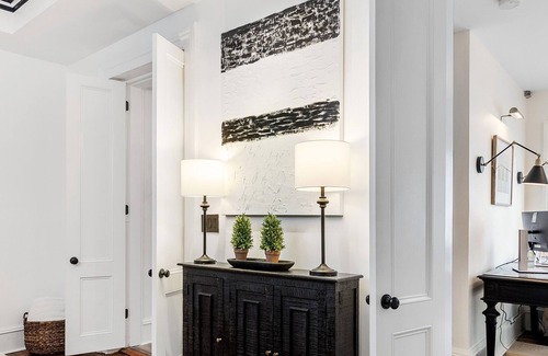 Harleston Village House | The Water Lilly 2br/2ba Beautiful Downtown Condo