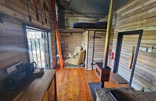 Woodbridge Apartment | The Water Shack - Amazing tiny house retreat