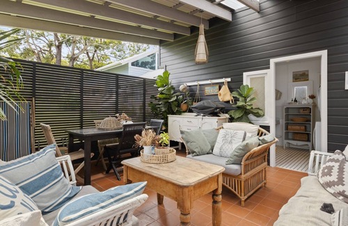 Erowal Bay House | The Waterfront House - Pet Friendly - Absolute Waterfront