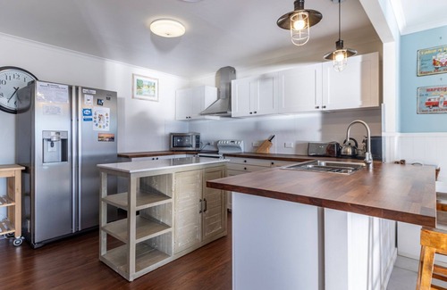 Sussex Inlet House | The Waterfront on Teal
