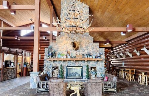 Minocqua Hotel | The Waters of Minocqua