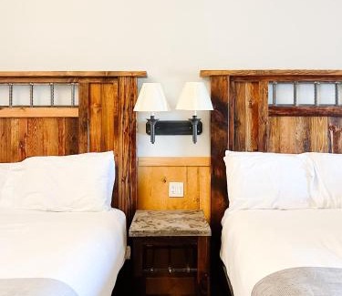 Minocqua Hotel | The Waters of Minocqua