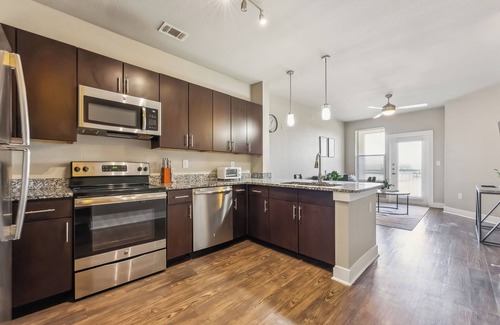 South Arlington Apartment | The Watson 302 I Spacious 1 Bed 1 Bath