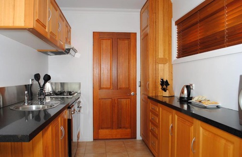 Mallacoota Apartment | The Wave Oasis SC B&B