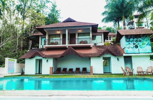 Sulthan Bathery Hotel | The Wave Wayanad Resort