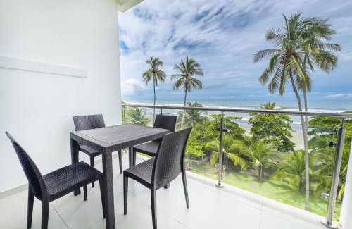 Bejuco House | The Wavefront Beachfront Condo In Bejuco