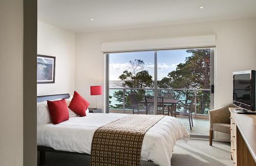 Cowes Apartment | The Waves Apartments