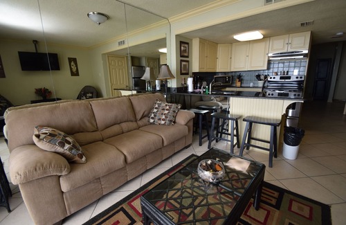 Gulf Shores Condo | 🌴The weather is nice In Paradise 🐙Time to find some treasures on your beach walk🤿