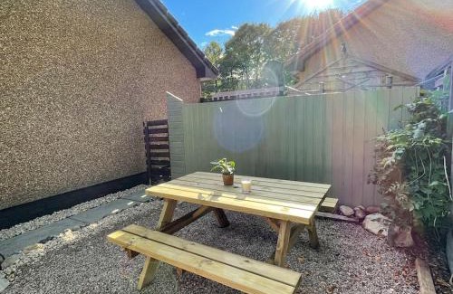 East Lewiston House | The Wee Hoose near Loch Ness, private garden, private parking