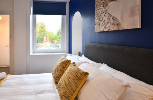 Troon House | The Wee Lion