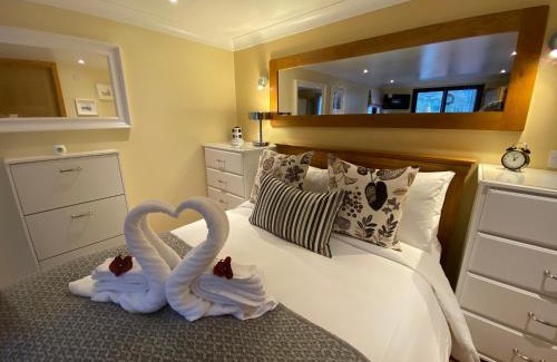 Rashfield Cabin | The Wee Ludging Cottage, Rashfield, by Dunoon