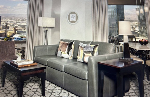 Las Vegas Condo | The Week of Grand Prix Charming 2-bedroom condo in fabulous Las Vegas