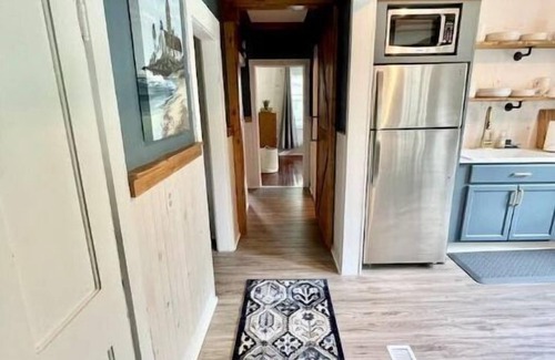 Beulah Cottage | THE WEEKENDER ↠ CRYSTAL LAKE GETAWAY