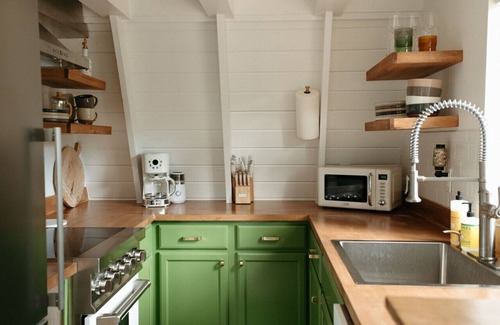 Neskowin Cabin | The Weekender | Hot Tub| Neskowin Village