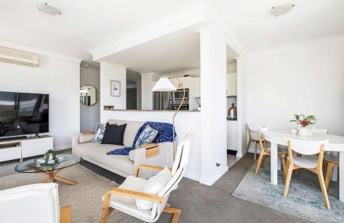 Narrabeen Apartment | The Wellington - A Beachside Balcony Haven