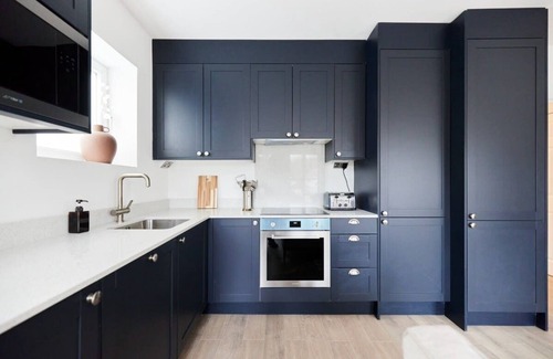 Brent Apartment | The Wembley Park Retreat - 2 BDR Flat with Balcony