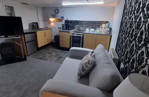 Fairbourne Apartment | The Wendy House