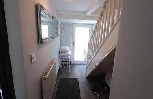 Fairbourne Apartment | The Wendy House