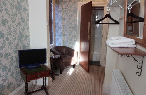 Dover House | The West Bank Guest House