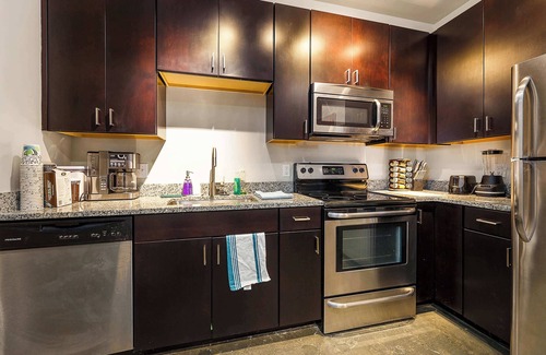 Roanoke Apartment | The West End Flats Downtown Free Parking ⛰️