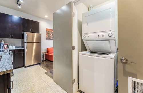 Roanoke Apartment | The West End Flats Downtown Free Parking ⛰️