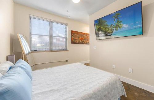 Roanoke Apartment | The West End Flats Hotel