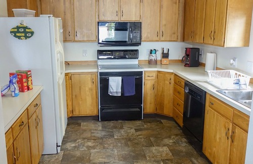 Helena Cabin | The west shore getaway on Canyon Ferry.