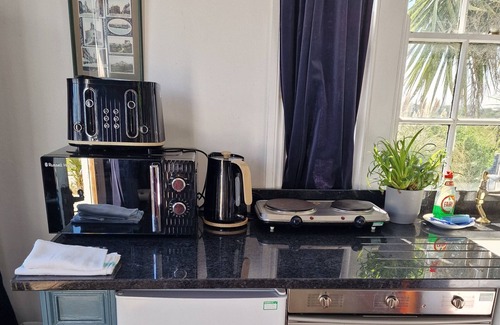 St. Brides Wentlooge Apartment | The West Usk Lighthouse Lightkeepers Lodge