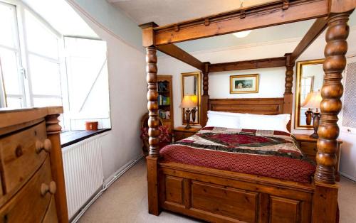 Newport Bed & Breakfast | The West Usk Lighthouse Lightkeepers Lodge