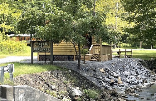 Northfork Cabin | The West Virginia Way, Outlaws Hideaway, Cabin 1