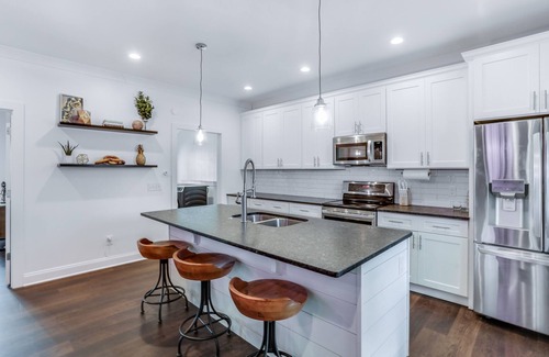 Ball Ground House | The Westchester - A modern bungalow 9-minute walk to downtown Ball Ground