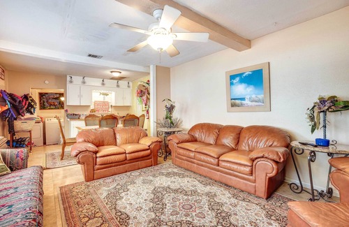 Trinity House | 'The Whacky Shack' Family Cabin w/Fire Pit!