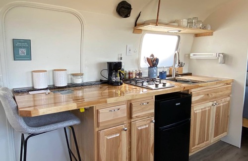 Gold Beach House | The Whale