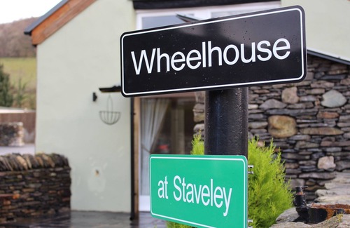 Staveley House | The Wheelhouse at Staveley - Characterful & Modern Holiday Home with SAUNA