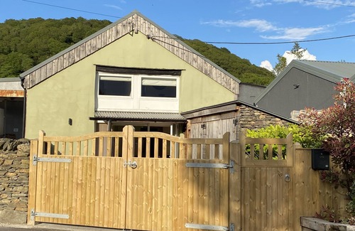 Staveley House | The Wheelhouse at Staveley - Characterful & Modern Holiday Home with SAUNA