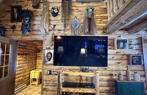Cle Elum Cabin | The Whispering Pines Cabin, A romantic hideaway from the stresses of work!