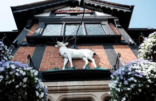 Hampton Wick Hotel | The White Hart Hotel