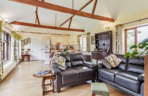 Halesworth House | The White Horse Cottage