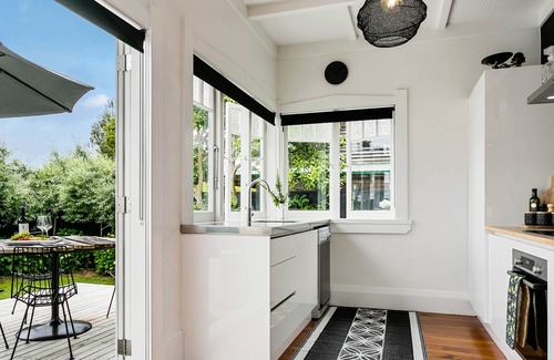 Cambridge Villa | The White House, 2 bathrooms, walk to town.