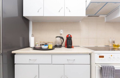 Pasalimani Apartment | The White House, 2-BDR just steps from Marina Zeas