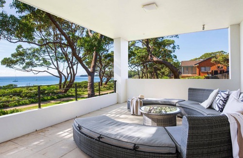 Vincentia House | The White House: Luxury on the beach