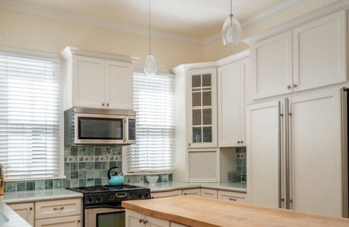 Pacific Grove House | The White House - Pacific Grove Beach House - Oceanfront Lovers Point