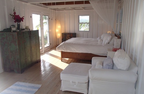 Orange Creek House | The White House Private Oceanfront House at Shannas Bay