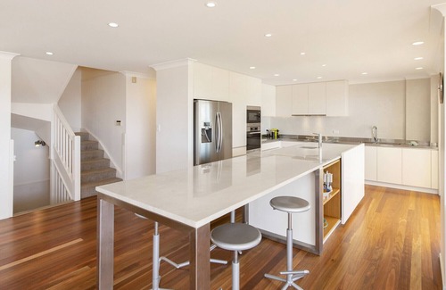 Coolum Beach House | The White House - Spectacular Ocean Views, Central Coolum & WiFi