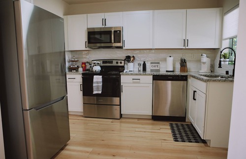 Northeast Heights House | The White House, Unique ABQ Stay in Central Location near Uptown
